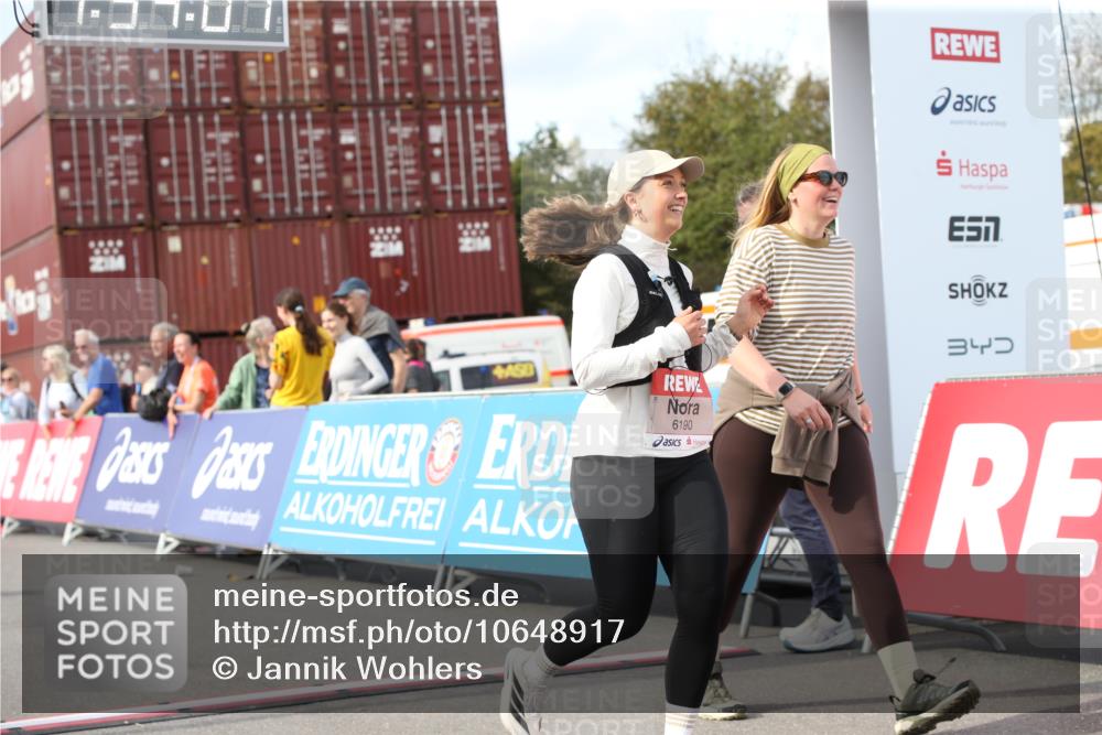 03.10.2026 - Köhlbrandbrückenlauf Jannik Wohlers http://msf.ph/oto/10648917 03.10.2026 13:54:00 Ziel 4854, 5404, 6190, 6353 meine-sportfotos.de