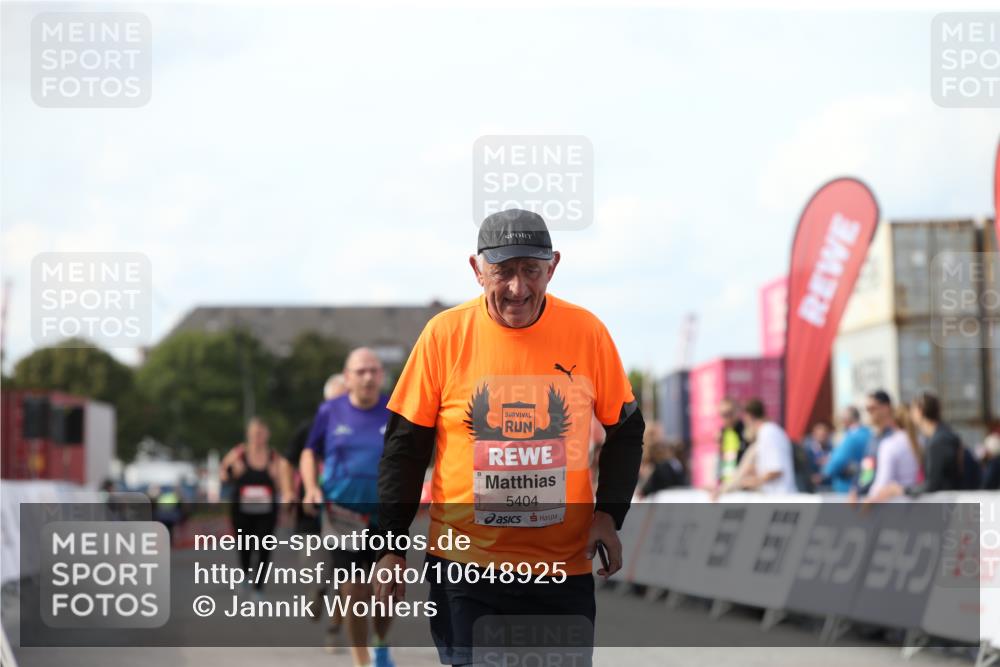 03.10.2026 - Köhlbrandbrückenlauf Jannik Wohlers http://msf.ph/oto/10648925 03.10.2026 13:54:01 Ziel 4854, 5404, 6190, 6353 meine-sportfotos.de