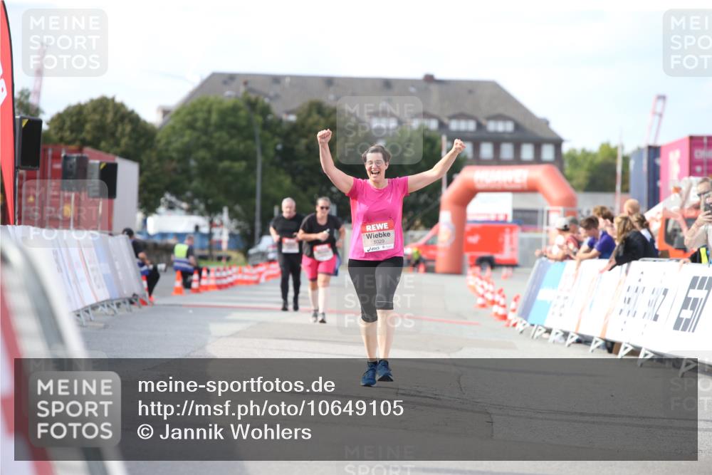 03.10.2026 - Köhlbrandbrückenlauf Jannik Wohlers http://msf.ph/oto/10649105 03.10.2026 13:54:28 Ziel 5029 meine-sportfotos.de