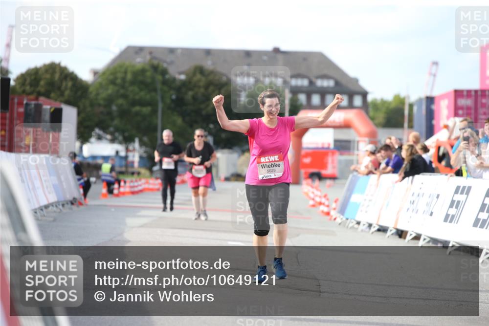 03.10.2026 - Köhlbrandbrückenlauf Jannik Wohlers http://msf.ph/oto/10649121 03.10.2026 13:54:29 Ziel 5029 meine-sportfotos.de