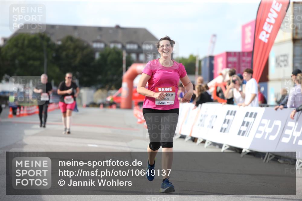 03.10.2026 - Köhlbrandbrückenlauf Jannik Wohlers http://msf.ph/oto/10649137 03.10.2026 13:54:31 Ziel 5029 meine-sportfotos.de
