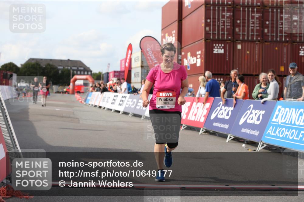 03.10.2026 - Köhlbrandbrückenlauf Jannik Wohlers http://msf.ph/oto/10649177 03.10.2026 13:54:34 Ziel 5029 meine-sportfotos.de