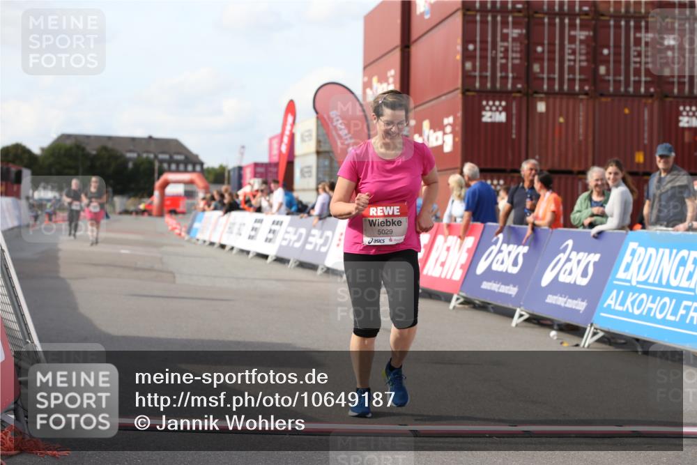 03.10.2026 - Köhlbrandbrückenlauf Jannik Wohlers http://msf.ph/oto/10649187 03.10.2026 13:54:35 Ziel 5029 meine-sportfotos.de