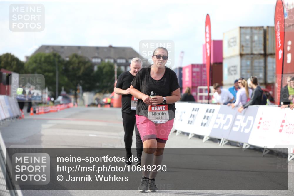 03.10.2026 - Köhlbrandbrückenlauf Jannik Wohlers http://msf.ph/oto/10649220 03.10.2026 13:54:47 Ziel 6366, 6541 meine-sportfotos.de