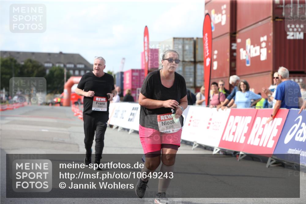 03.10.2026 - Köhlbrandbrückenlauf Jannik Wohlers http://msf.ph/oto/10649243 03.10.2026 13:54:48 Ziel 6366, 6541 meine-sportfotos.de
