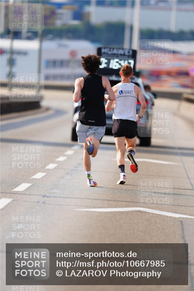 03.10.2026 - Köhlbrandbrückenlauf LAZAROV Photography http://msf.ph/oto/10667985 03.10.2026 15:16:45 Position 1 31647 meine-sportfotos.de