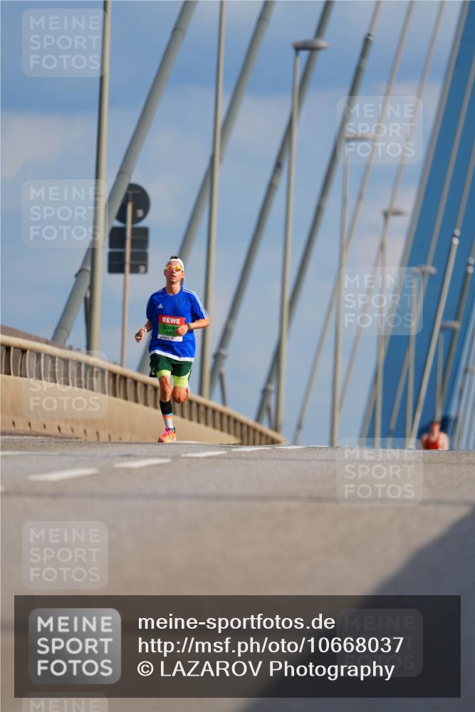 03.10.2026 - Köhlbrandbrückenlauf LAZAROV Photography http://msf.ph/oto/10668037 03.10.2026 15:17:42 Position 1  meine-sportfotos.de