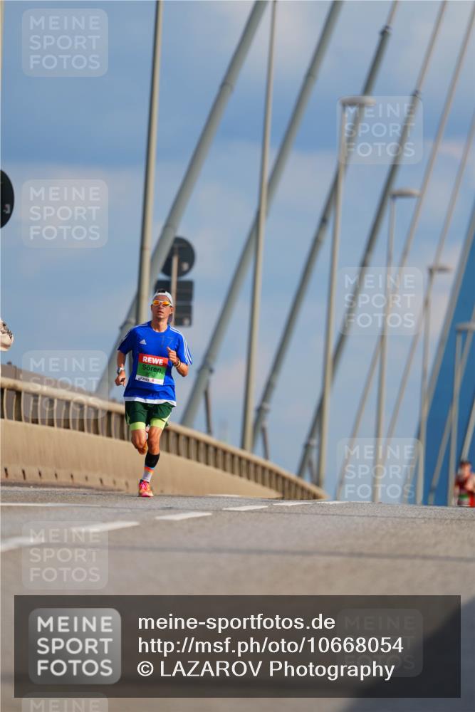 03.10.2026 - Köhlbrandbrückenlauf LAZAROV Photography http://msf.ph/oto/10668054 03.10.2026 15:17:43 Position 1 063 meine-sportfotos.de