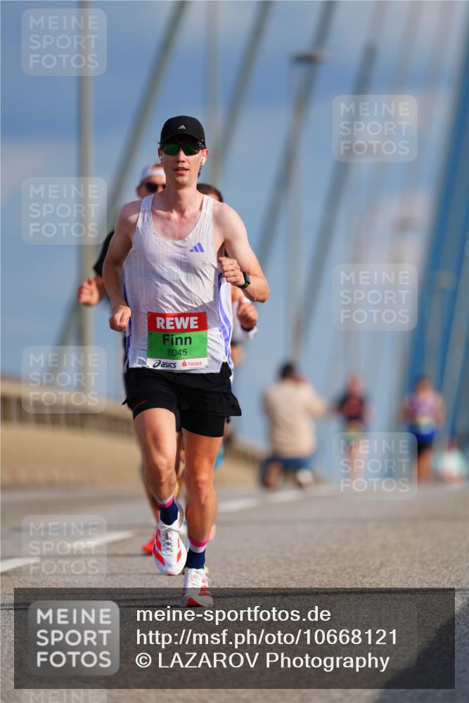 03.10.2026 - Köhlbrandbrückenlauf LAZAROV Photography http://msf.ph/oto/10668121 03.10.2026 15:18:22 Position 1 8045 meine-sportfotos.de