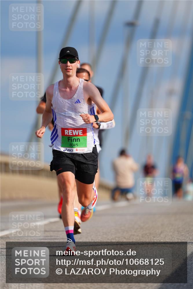 03.10.2026 - Köhlbrandbrückenlauf LAZAROV Photography http://msf.ph/oto/10668125 03.10.2026 15:18:23 Position 1 8045 meine-sportfotos.de