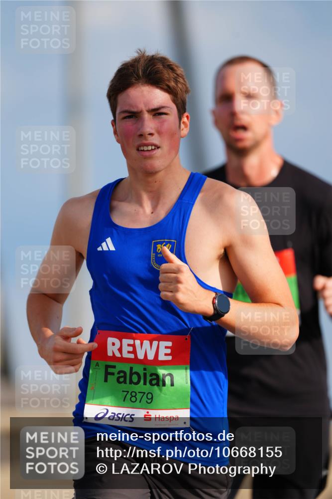 03.10.2026 - Köhlbrandbrückenlauf LAZAROV Photography http://msf.ph/oto/10668155 03.10.2026 15:18:30 Position 1 7879 meine-sportfotos.de
