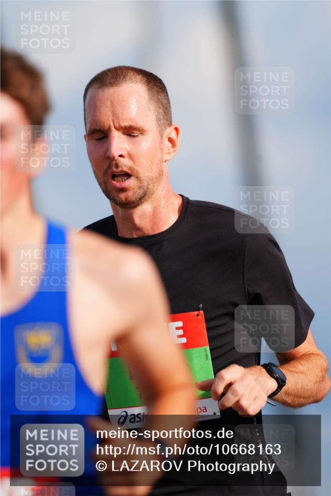 03.10.2026 - Köhlbrandbrückenlauf LAZAROV Photography http://msf.ph/oto/10668163 03.10.2026 15:18:31 Position 1  meine-sportfotos.de