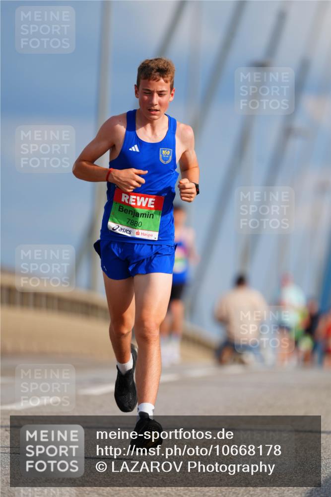 03.10.2026 - Köhlbrandbrückenlauf LAZAROV Photography http://msf.ph/oto/10668178 03.10.2026 15:18:35 Position 1 7880 meine-sportfotos.de