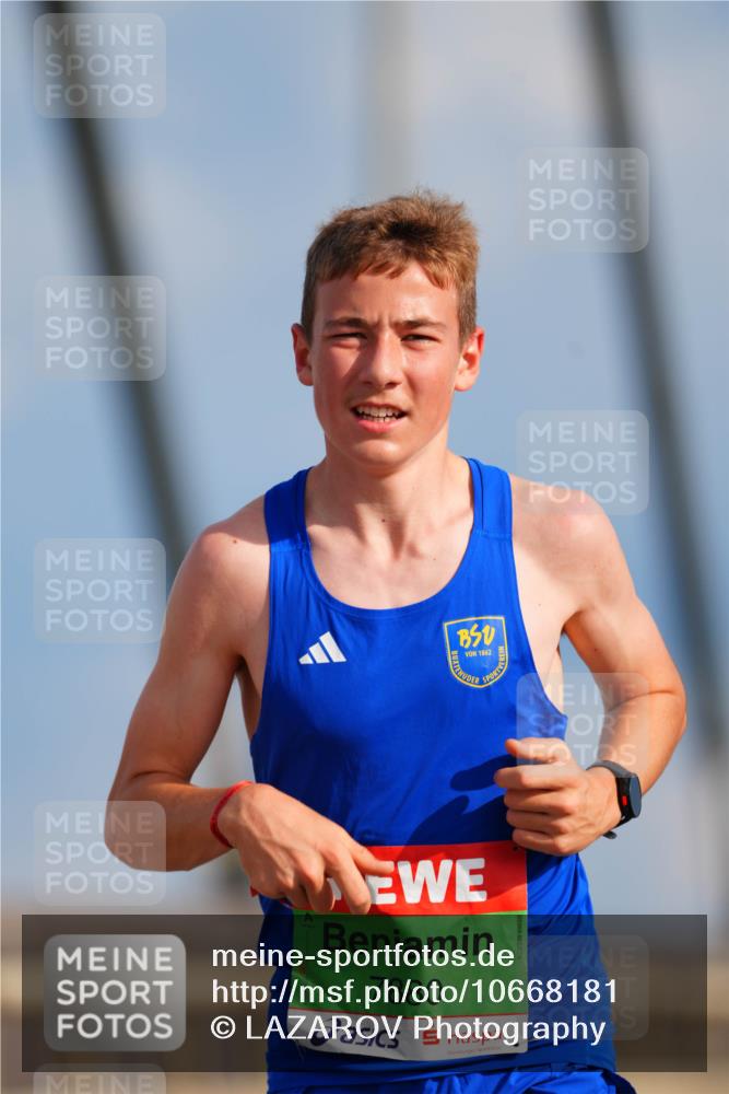 03.10.2026 - Köhlbrandbrückenlauf LAZAROV Photography http://msf.ph/oto/10668181 03.10.2026 15:18:39 Position 1 1862, 7880 meine-sportfotos.de