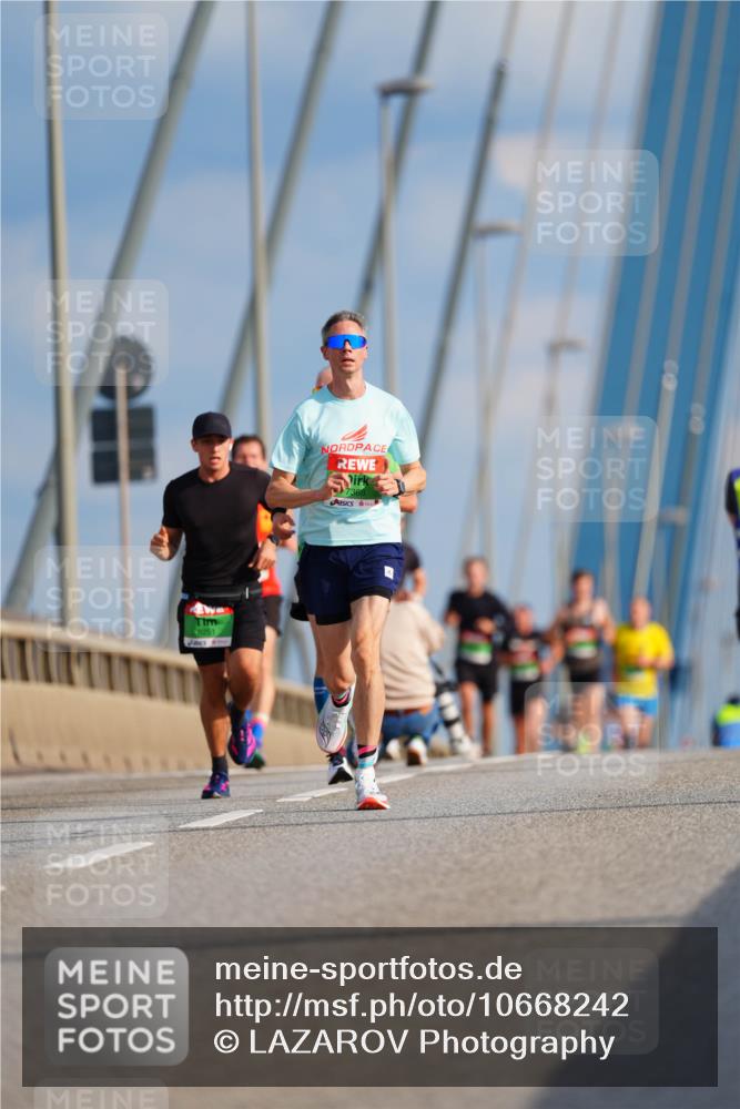 03.10.2026 - Köhlbrandbrückenlauf LAZAROV Photography http://msf.ph/oto/10668242 03.10.2026 15:18:51 Position 1 8251 meine-sportfotos.de