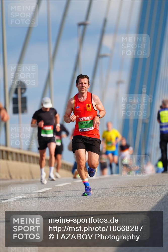 03.10.2026 - Köhlbrandbrückenlauf LAZAROV Photography http://msf.ph/oto/10668287 03.10.2026 15:18:57 Position 1 7871, 0 meine-sportfotos.de