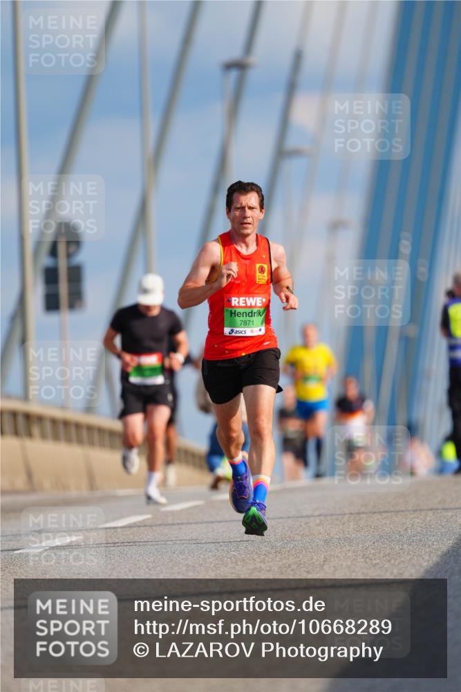 03.10.2026 - Köhlbrandbrückenlauf LAZAROV Photography http://msf.ph/oto/10668289 03.10.2026 15:18:58 Position 1 7871 meine-sportfotos.de