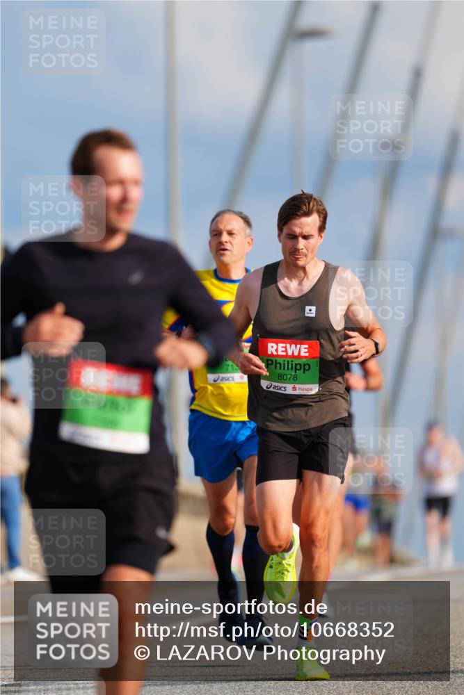 03.10.2026 - Köhlbrandbrückenlauf LAZAROV Photography http://msf.ph/oto/10668352 03.10.2026 15:19:12 Position 1 71, 8078 meine-sportfotos.de