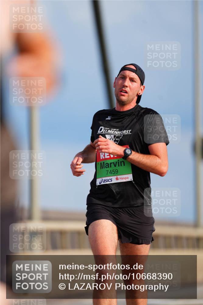 03.10.2026 - Köhlbrandbrückenlauf LAZAROV Photography http://msf.ph/oto/10668390 03.10.2026 15:19:18 Position 1 93, 93, 7459 meine-sportfotos.de