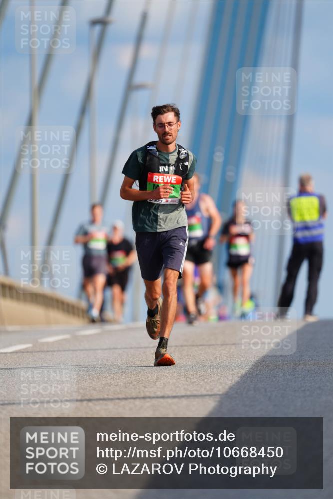 03.10.2026 - Köhlbrandbrückenlauf LAZAROV Photography http://msf.ph/oto/10668450 03.10.2026 15:19:33 Position 1  meine-sportfotos.de