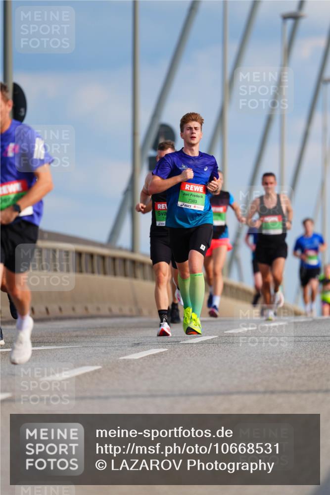 03.10.2026 - Köhlbrandbrückenlauf LAZAROV Photography http://msf.ph/oto/10668531 03.10.2026 15:19:54 Position 1 7383 meine-sportfotos.de