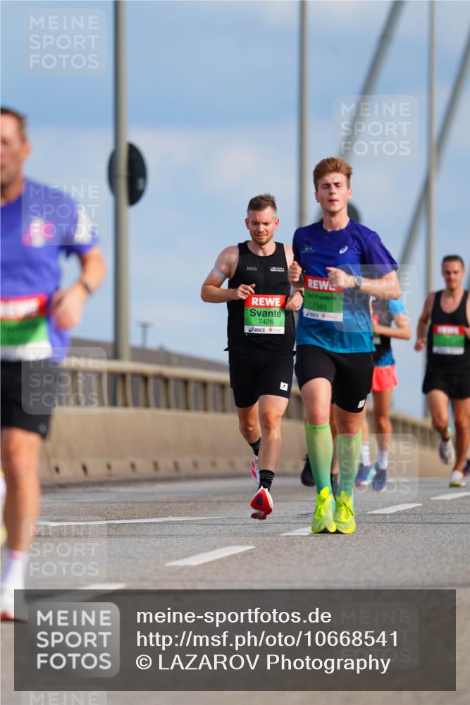 03.10.2026 - Köhlbrandbrückenlauf LAZAROV Photography http://msf.ph/oto/10668541 03.10.2026 15:19:56 Position 1 7426, 7383 meine-sportfotos.de