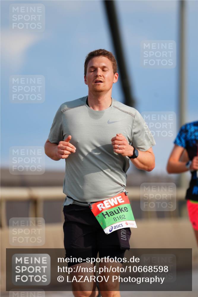 03.10.2026 - Köhlbrandbrückenlauf LAZAROV Photography http://msf.ph/oto/10668598 03.10.2026 15:20:05 Position 1 8162 meine-sportfotos.de