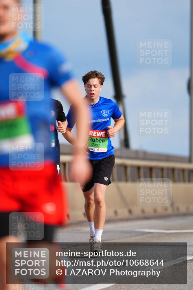 03.10.2026 - Köhlbrandbrückenlauf LAZAROV Photography http://msf.ph/oto/10668644 03.10.2026 15:20:12 Position 1 7337 meine-sportfotos.de