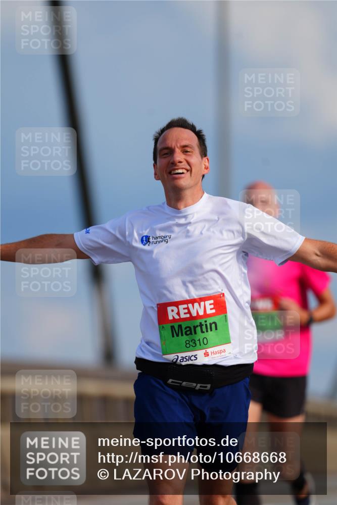 03.10.2026 - Köhlbrandbrückenlauf LAZAROV Photography http://msf.ph/oto/10668668 03.10.2026 15:20:16 Position 1 8310 meine-sportfotos.de