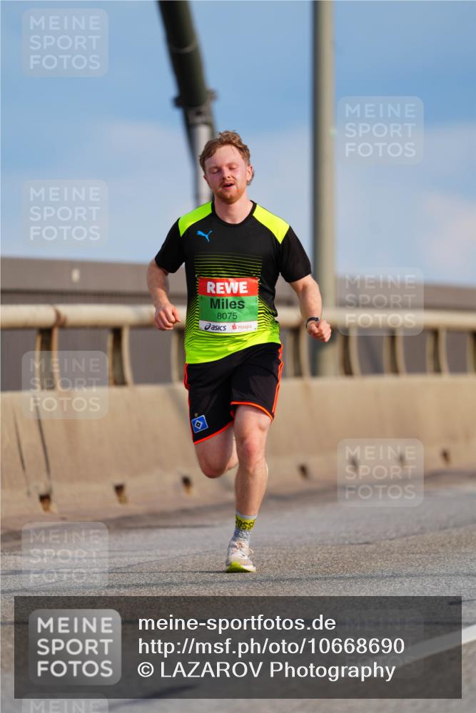 03.10.2026 - Köhlbrandbrückenlauf LAZAROV Photography http://msf.ph/oto/10668690 03.10.2026 15:20:21 Position 1 8075 meine-sportfotos.de