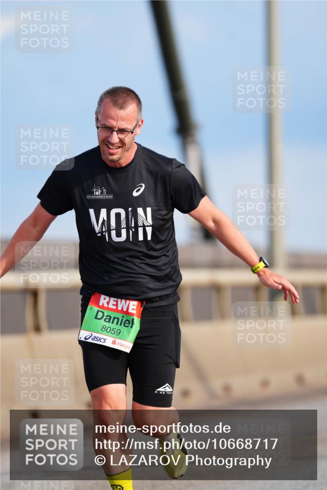 03.10.2026 - Köhlbrandbrückenlauf LAZAROV Photography http://msf.ph/oto/10668717 03.10.2026 15:20:27 Position 1 8059 meine-sportfotos.de
