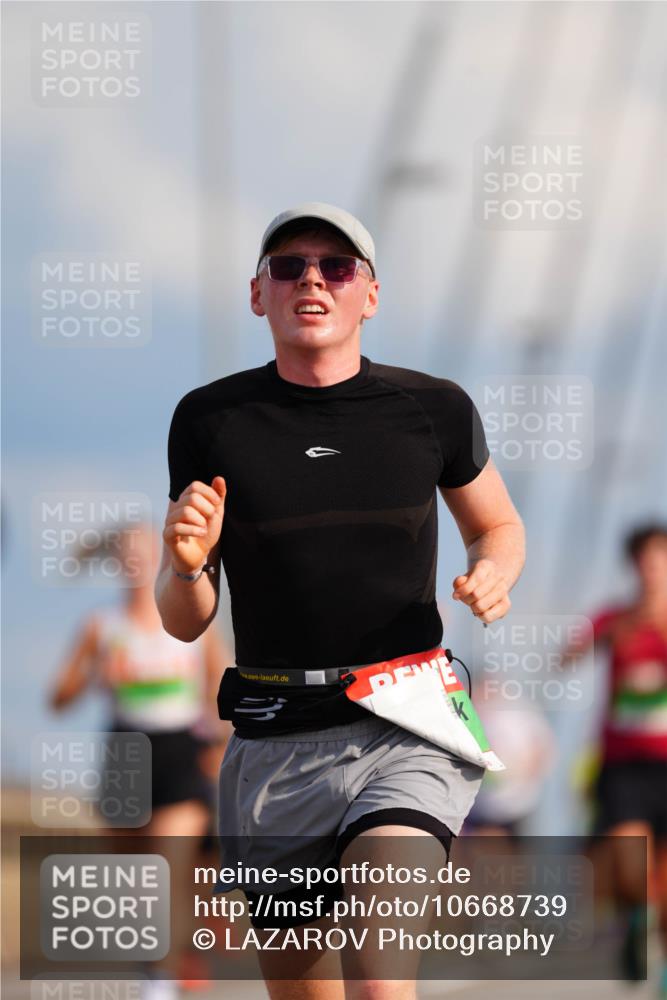 03.10.2026 - Köhlbrandbrückenlauf LAZAROV Photography http://msf.ph/oto/10668739 03.10.2026 15:20:31 Position 1  meine-sportfotos.de