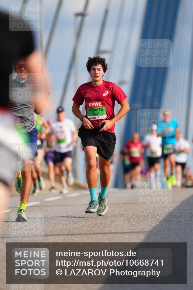 03.10.2026 - Köhlbrandbrückenlauf LAZAROV Photography http://msf.ph/oto/10668741 03.10.2026 15:20:32 Position 1 8304 meine-sportfotos.de