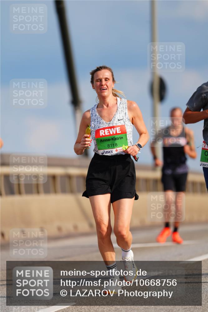 03.10.2026 - Köhlbrandbrückenlauf LAZAROV Photography http://msf.ph/oto/10668756 03.10.2026 15:20:34 Position 1 8118, 74 meine-sportfotos.de