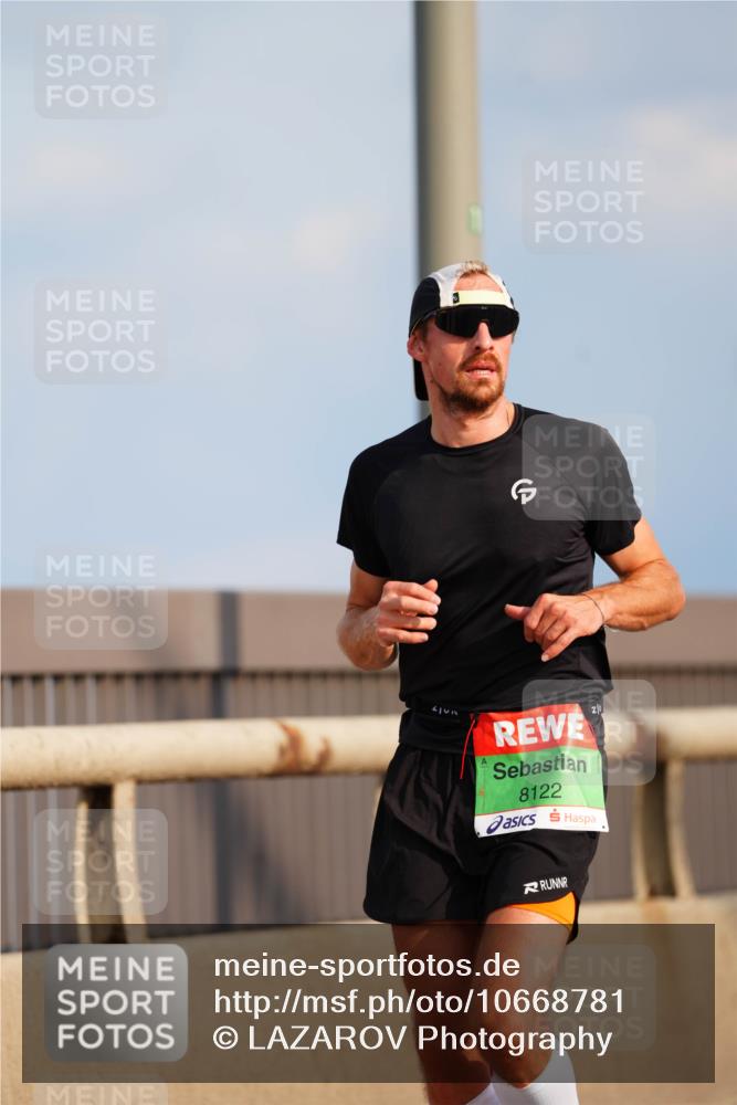 03.10.2026 - Köhlbrandbrückenlauf LAZAROV Photography http://msf.ph/oto/10668781 03.10.2026 15:20:40 Position 1 201, 8122, 20 meine-sportfotos.de
