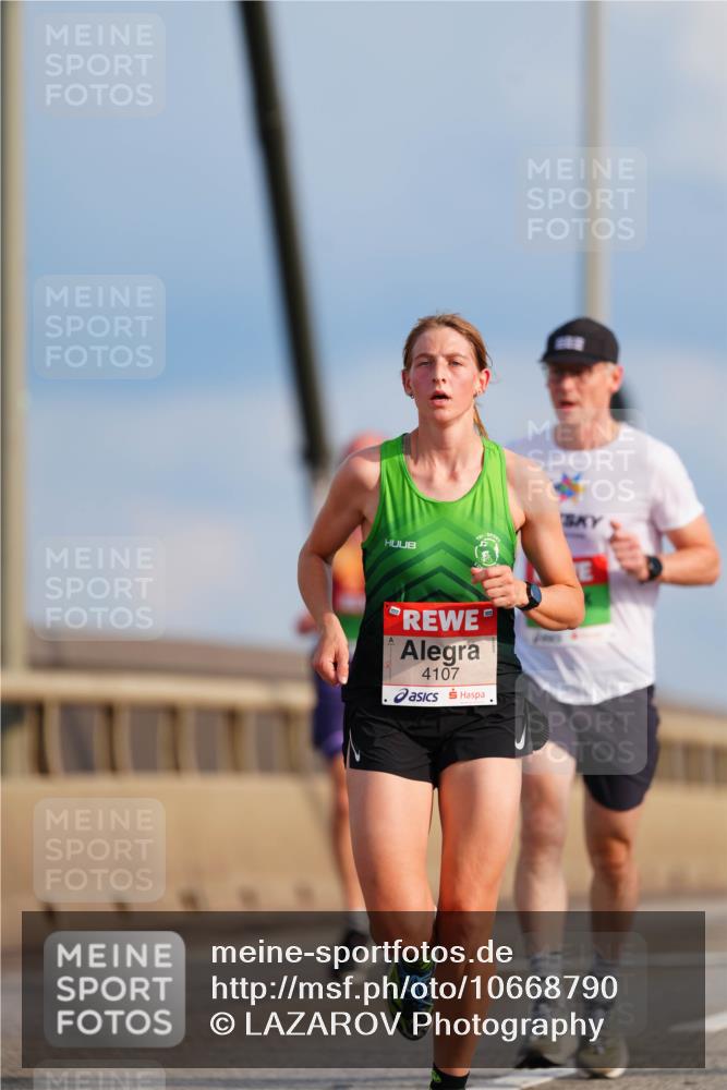 03.10.2026 - Köhlbrandbrückenlauf LAZAROV Photography http://msf.ph/oto/10668790 03.10.2026 15:20:42 Position 1 4107 meine-sportfotos.de