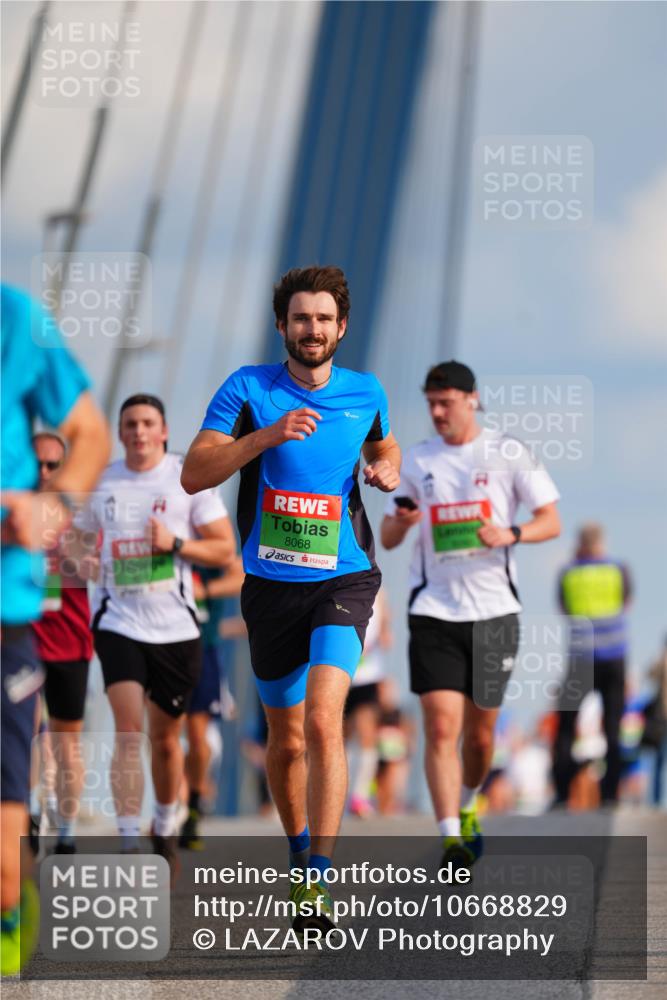 03.10.2026 - Köhlbrandbrückenlauf LAZAROV Photography http://msf.ph/oto/10668829 03.10.2026 15:20:48 Position 1 8068 meine-sportfotos.de