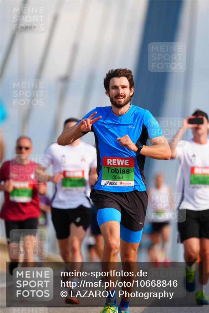 03.10.2026 - Köhlbrandbrückenlauf LAZAROV Photography http://msf.ph/oto/10668846 03.10.2026 15:20:50 Position 1 8068 meine-sportfotos.de