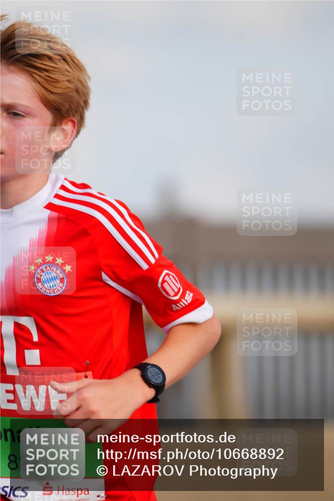 03.10.2026 - Köhlbrandbrückenlauf LAZAROV Photography http://msf.ph/oto/10668892 03.10.2026 15:21:01 Position 1 8281, 99 meine-sportfotos.de