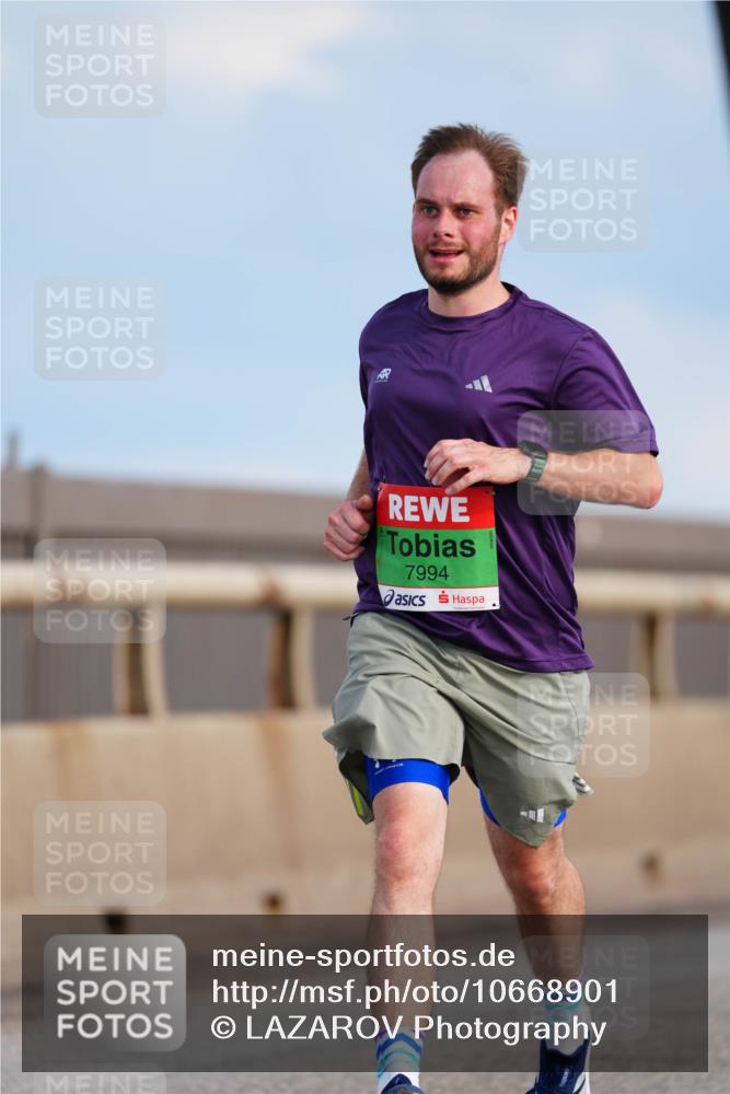 03.10.2026 - Köhlbrandbrückenlauf LAZAROV Photography http://msf.ph/oto/10668901 03.10.2026 15:21:03 Position 1 7994 meine-sportfotos.de