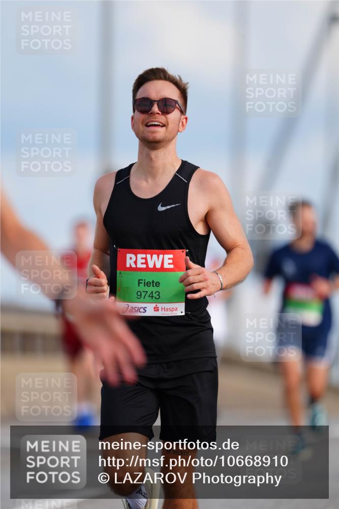 03.10.2026 - Köhlbrandbrückenlauf LAZAROV Photography http://msf.ph/oto/10668910 03.10.2026 15:21:05 Position 1 9743 meine-sportfotos.de