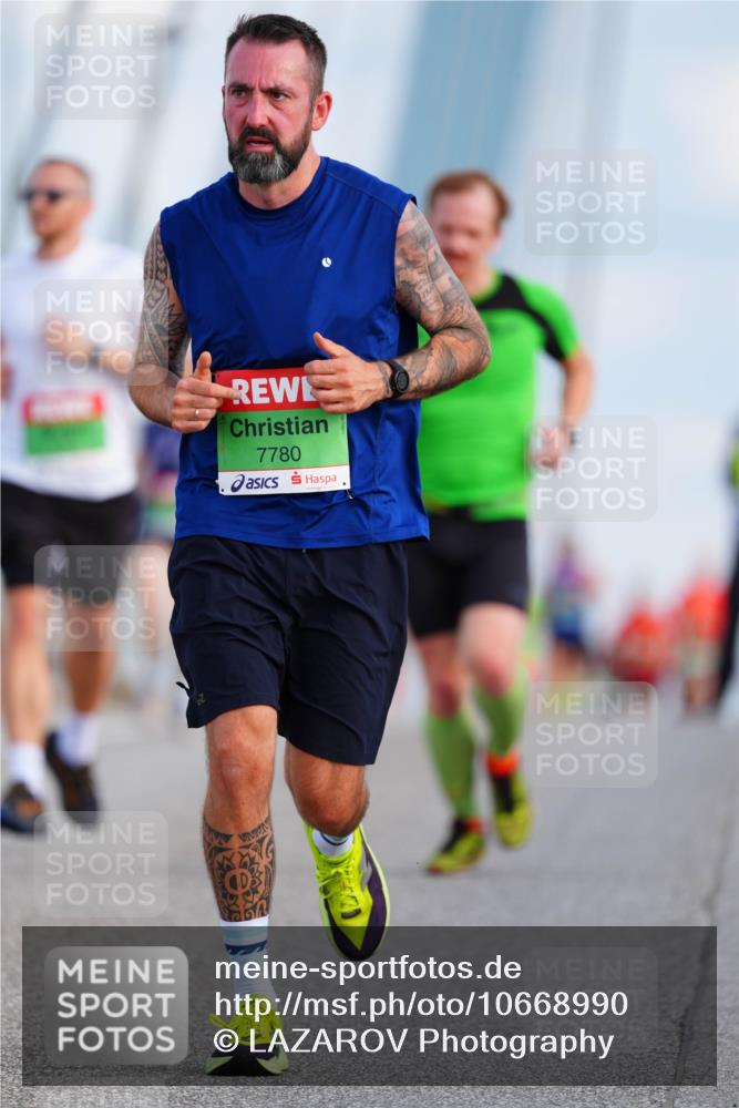 03.10.2026 - Köhlbrandbrückenlauf LAZAROV Photography http://msf.ph/oto/10668990 03.10.2026 15:21:19 Position 1 7780 meine-sportfotos.de