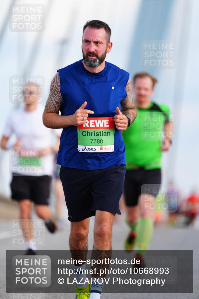 03.10.2026 - Köhlbrandbrückenlauf LAZAROV Photography http://msf.ph/oto/10668993 03.10.2026 15:21:20 Position 1 7780 meine-sportfotos.de