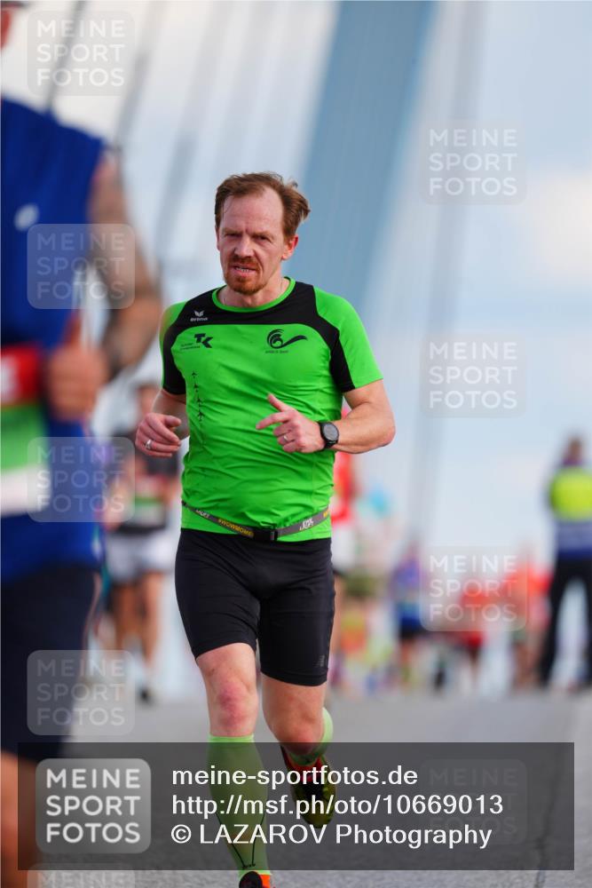 03.10.2026 - Köhlbrandbrückenlauf LAZAROV Photography http://msf.ph/oto/10669013 03.10.2026 15:21:22 Position 1  meine-sportfotos.de