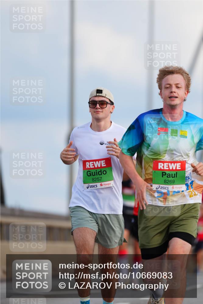 03.10.2026 - Köhlbrandbrückenlauf LAZAROV Photography http://msf.ph/oto/10669083 03.10.2026 15:21:37 Position 1 8257, 8269 meine-sportfotos.de