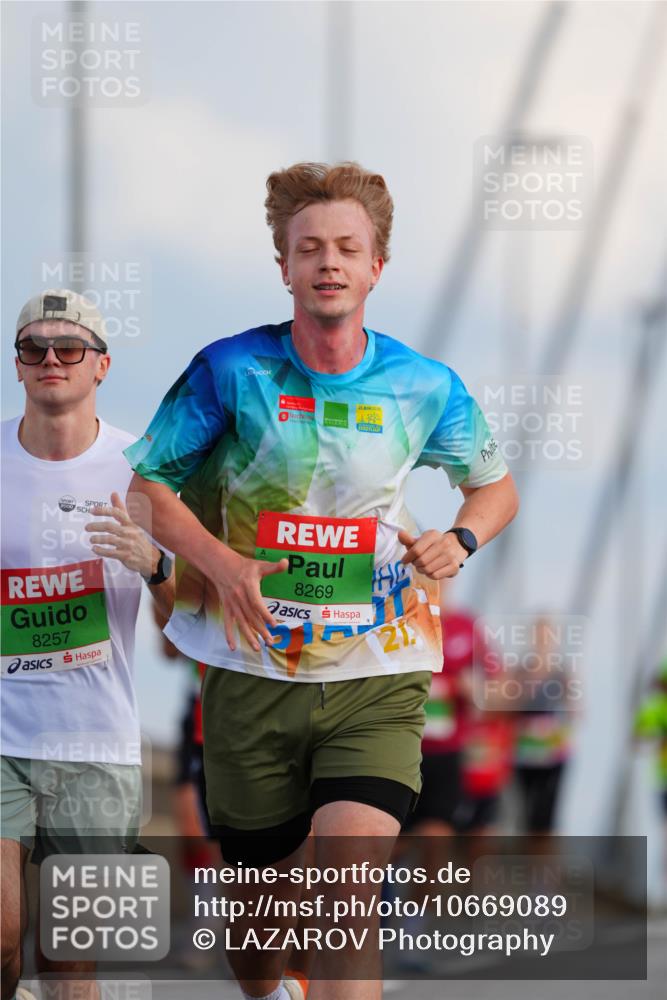 03.10.2026 - Köhlbrandbrückenlauf LAZAROV Photography http://msf.ph/oto/10669089 03.10.2026 15:21:38 Position 1 21, 2006, 8257, 8269 meine-sportfotos.de