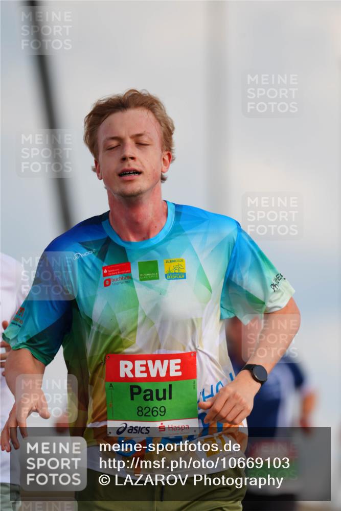 03.10.2026 - Köhlbrandbrückenlauf LAZAROV Photography http://msf.ph/oto/10669103 03.10.2026 15:21:40 Position 1 21, 2026, 8269, 21 meine-sportfotos.de