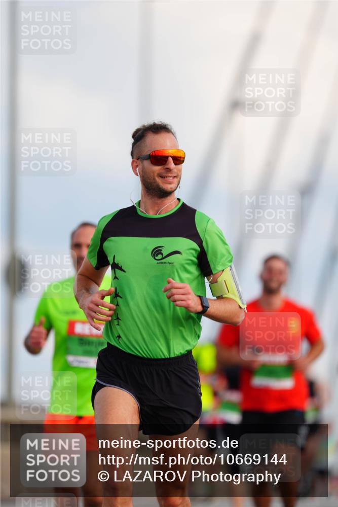 03.10.2026 - Köhlbrandbrückenlauf LAZAROV Photography http://msf.ph/oto/10669144 03.10.2026 15:21:46 Position 1  meine-sportfotos.de