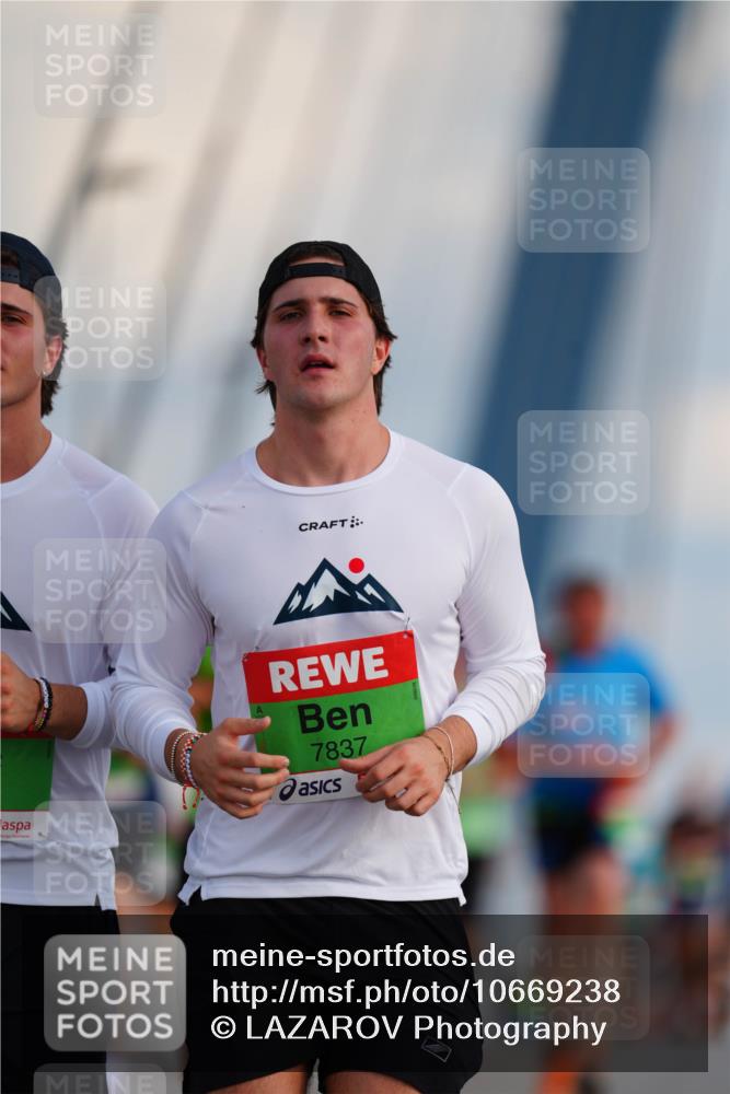 03.10.2026 - Köhlbrandbrückenlauf LAZAROV Photography http://msf.ph/oto/10669238 03.10.2026 15:22:02 Position 1 7837 meine-sportfotos.de