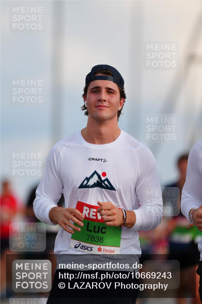03.10.2026 - Köhlbrandbrückenlauf LAZAROV Photography http://msf.ph/oto/10669243 03.10.2026 15:22:03 Position 1 7838 meine-sportfotos.de